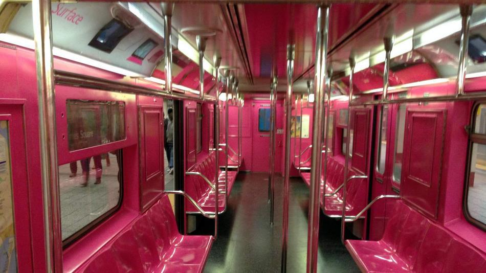 Microsoft-Surface-Pink-Subway-Ad