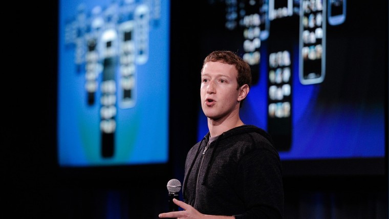 Zuckerberg-many-facebooks