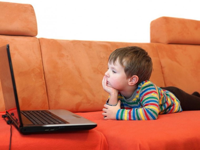 boy-watching-laptop