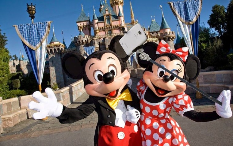 walt-disney-world-officially-bans-selfie-sticks-on-all-rides-but-not-in-the-park-346242