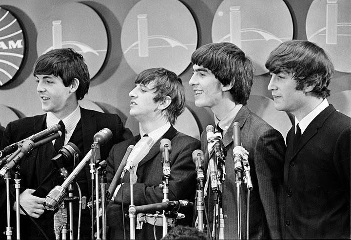 The-Beatles-meet-reporters-NYC-Pan-Am