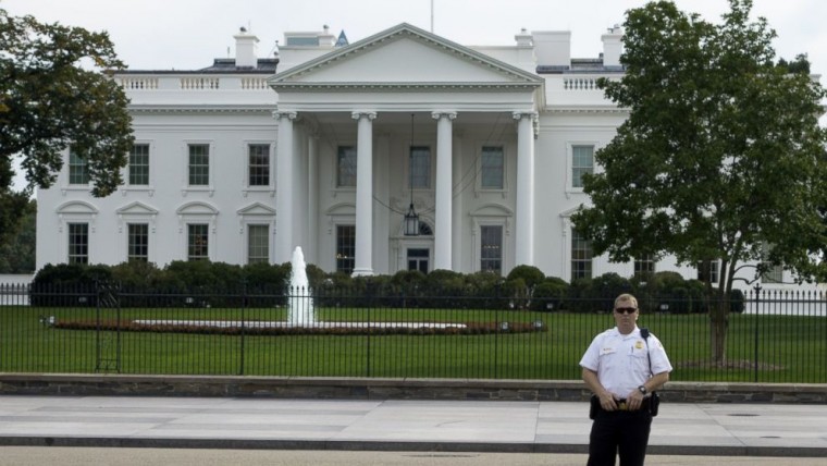gty_white_house_security_fence_jc_140923_16x9_992