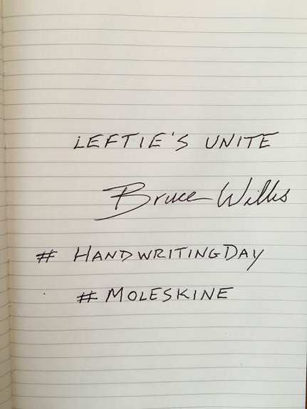 ลายมือเขียนของ Bruce Willis ที่ถูกโพสต์บนโซเชียล